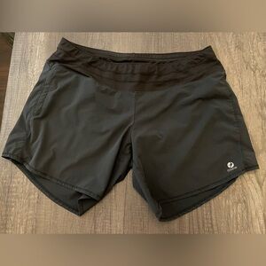 Oiselle Long Roga shorts - size 8, 6” inseam